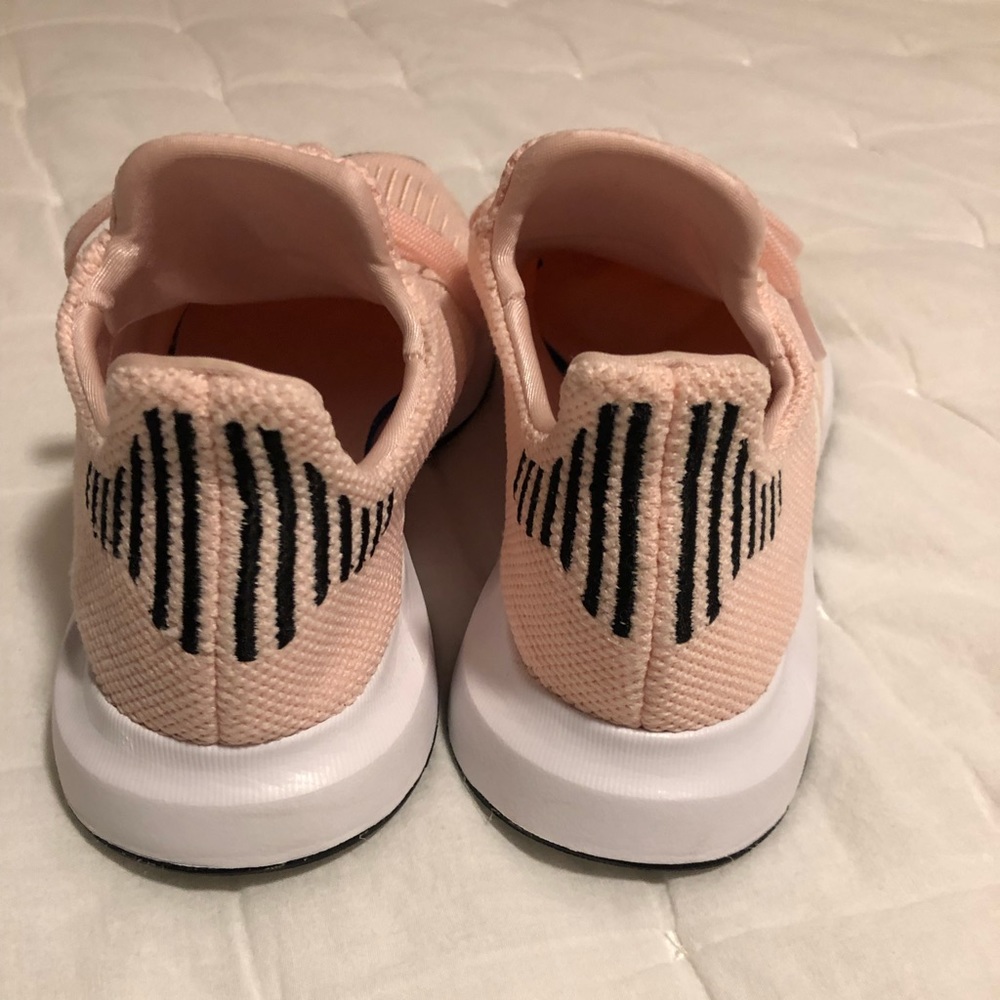 NEW Adidas pink sneakers size 7. New without box. - Picture 3 of 3